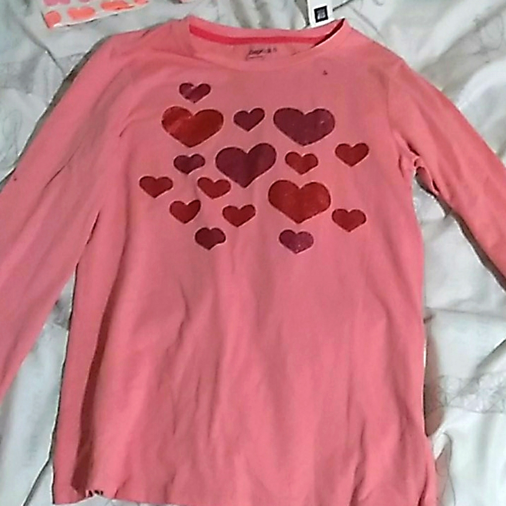 Girls sparkling red hearts